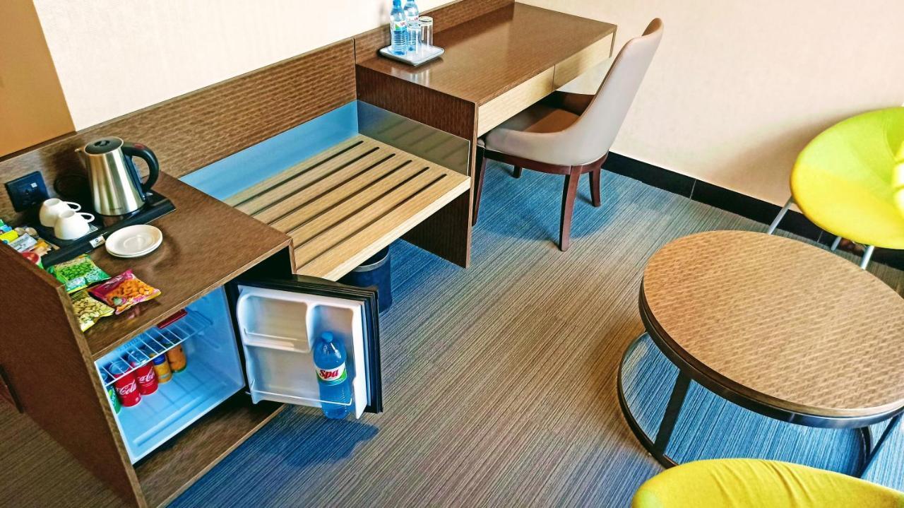 Hotel Omni Residency Дакка Екстер'єр фото