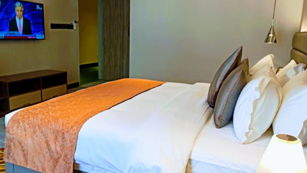 Hotel Omni Residency Дакка Екстер'єр фото